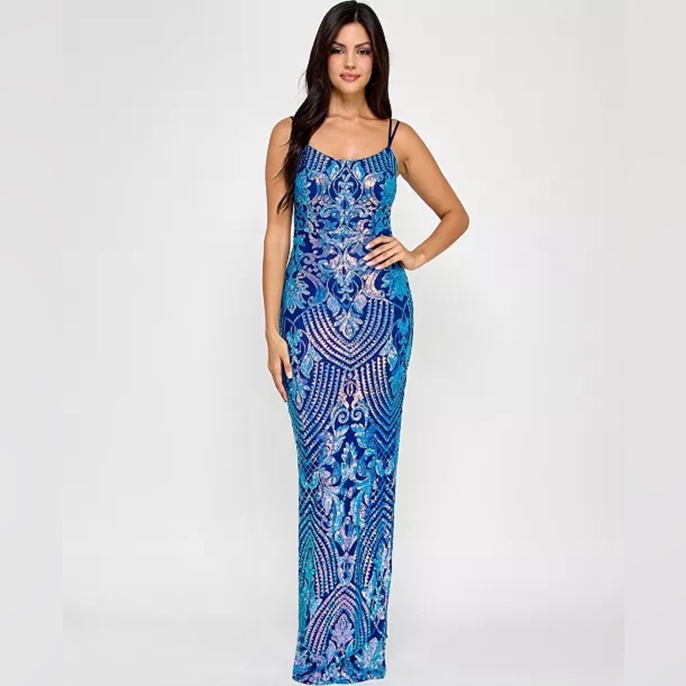 Emerald Sundae Blue Paisley Maxi Dress